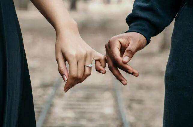 广州找人公司在努力挽救婚姻时，哪些雷区别踩